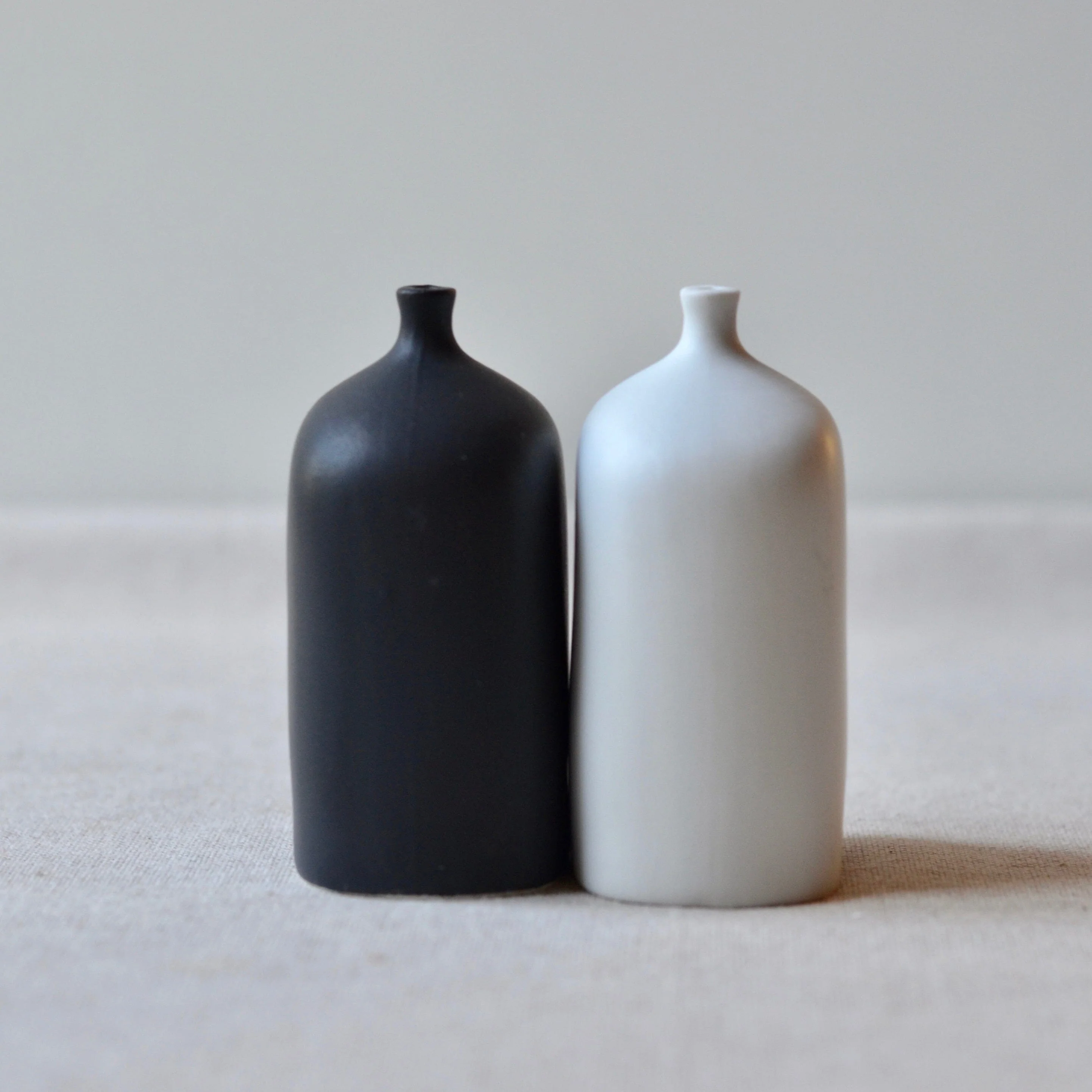 Maia Ming B&W Salt and Pepper Shaker Vials - Image 4