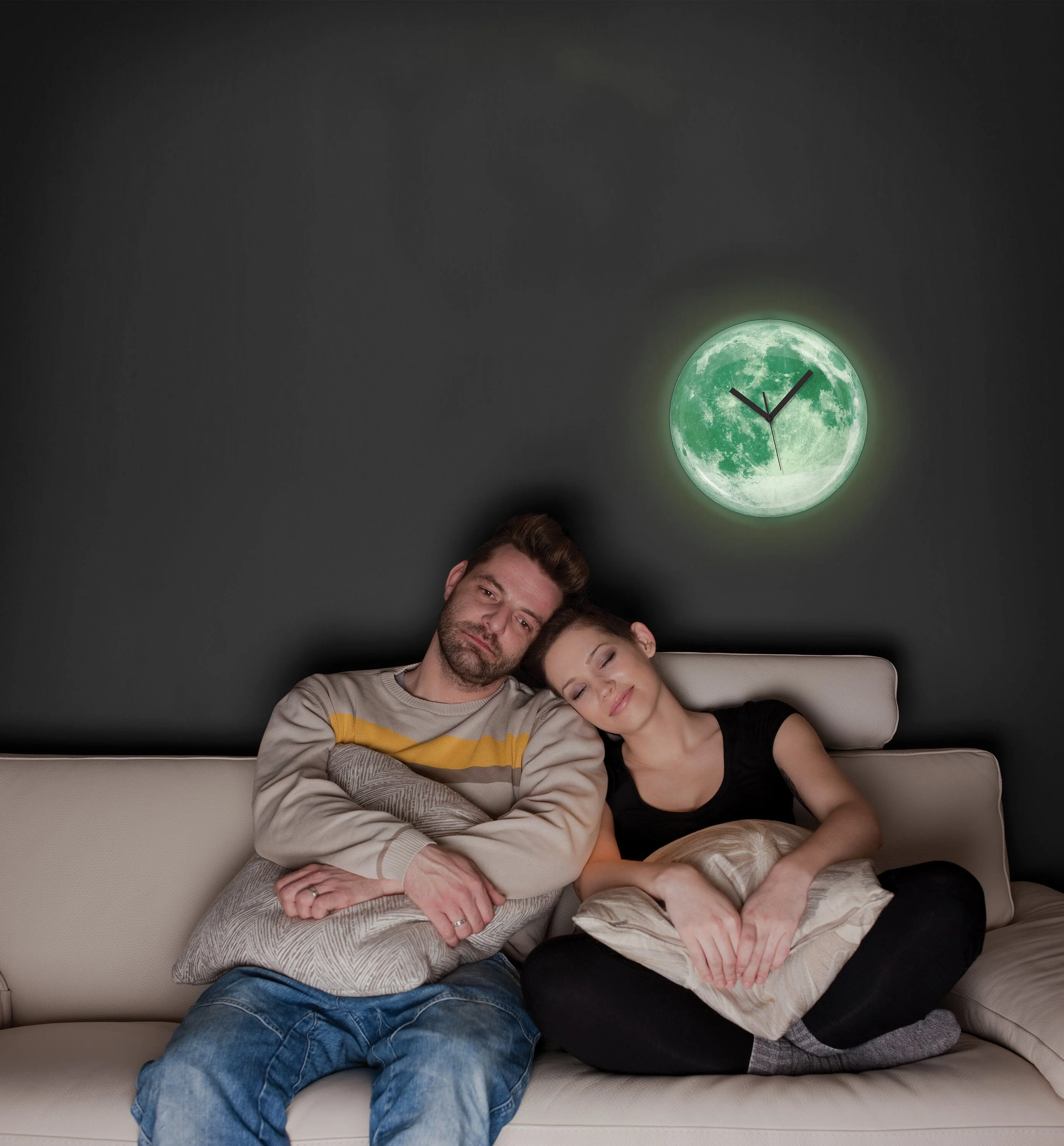 Kikkerland Glow In The Dark Moon Clock - Image 3
