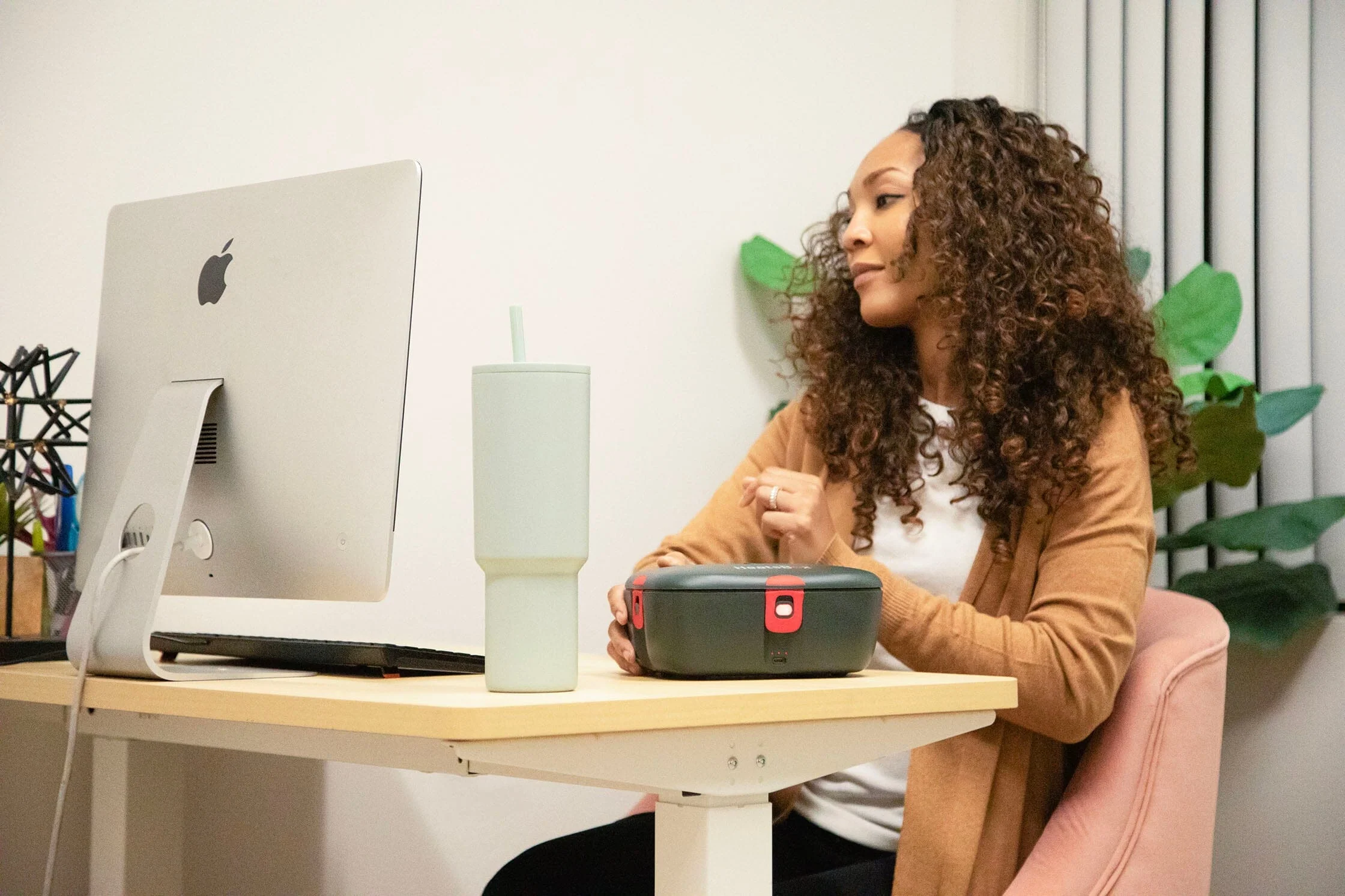 HeatsBox Go Smart Battery-Powered Heated Lunch Box - Image 4