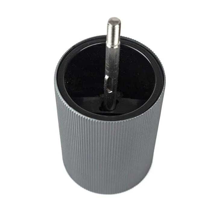 Line Salt & Pepper Mills in Aluminum & Beechwood - Image 4