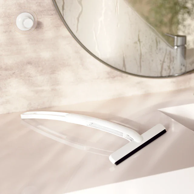 Umbra Flex Sure-Lock Squeegee - Image 3